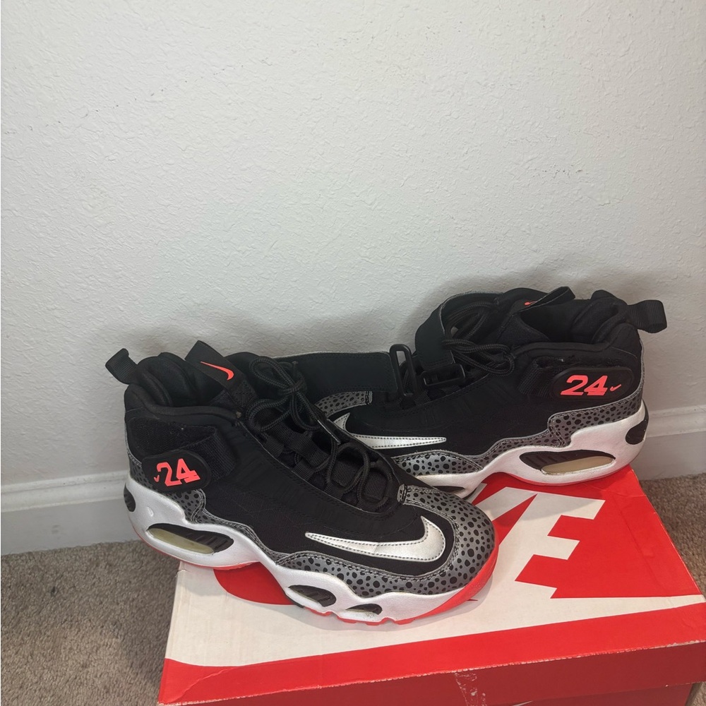 Nike Kids Black and Silver Sneakers with Red Accents